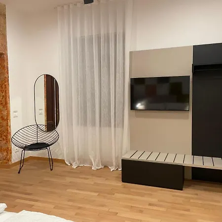 House Of Bruno - No Reception Apartment *